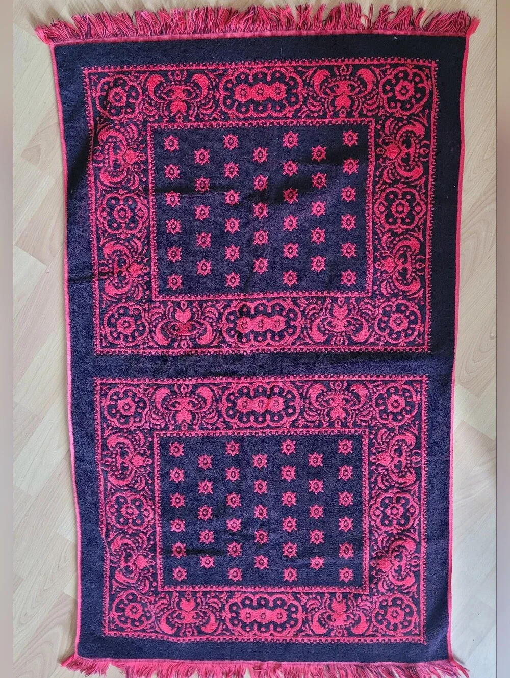 Rare Vintage Fieldcrest Bandana Black Red Design Fringe Trim Bath Towel